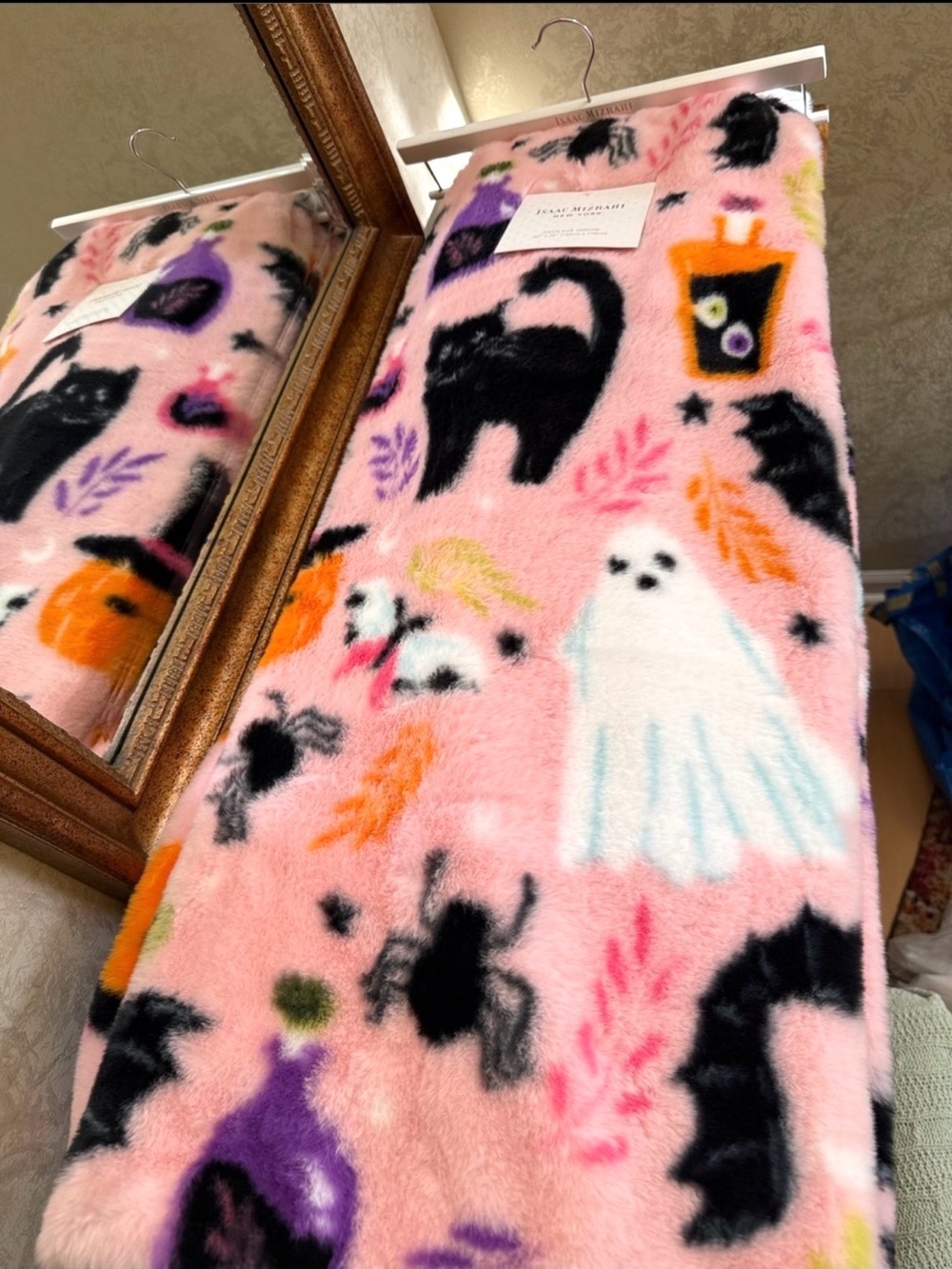 Isaac Mizrahi Pink Halloween Plush Throw with Ghosts & Cats. Size 50โ x 70โ.